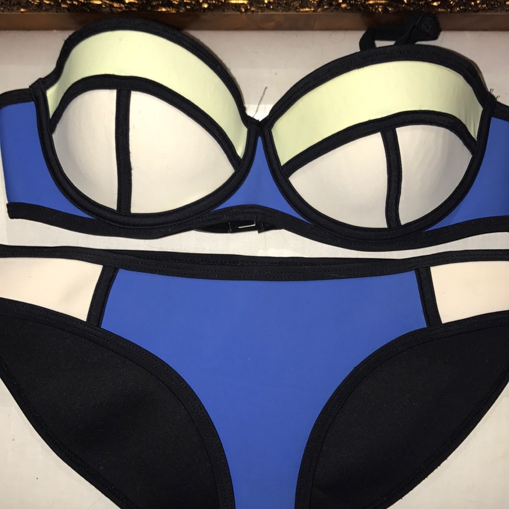 Triangl Bikini Set